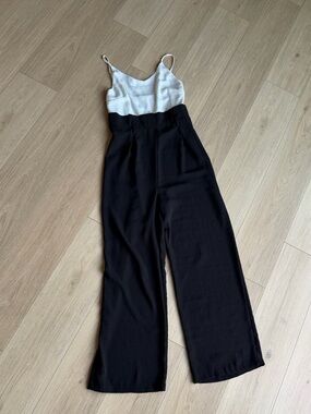 Black High-Waist Wide-Leg Jumpsuit with White Bodice